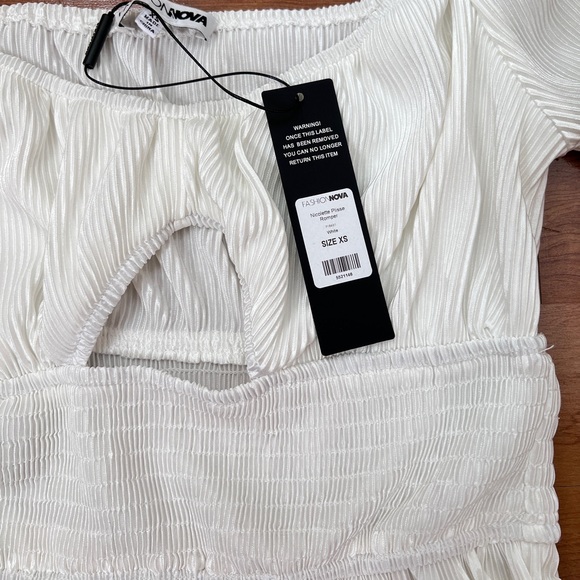 NWT Nicolette Plisse Romper - Picture 10 of 13